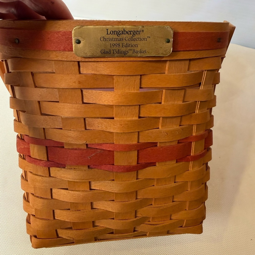 Longaberger Hand Woven Basket with Liner; Excellent condition